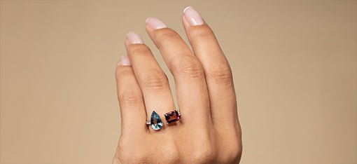 KOLEKSIONI I GURËVE GJYSMË TË ÇMUAR