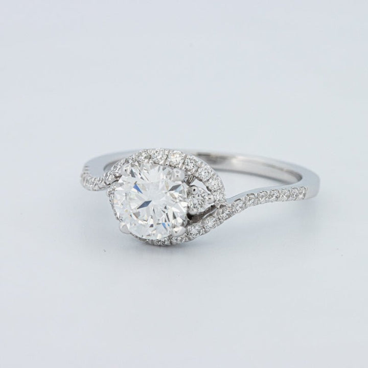 1 CT Round Cut Twist Band Pavé Solitaire (LG) - ZIZOV DIAMONDS