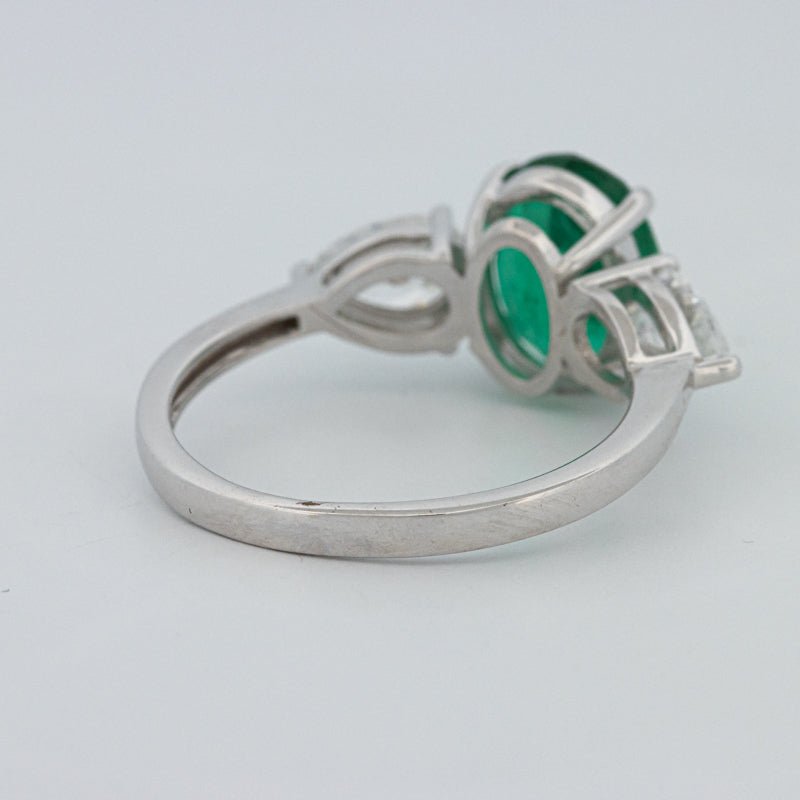 Кольцо Trilogy с зелёным изумрудом 2.25 CT (LG)