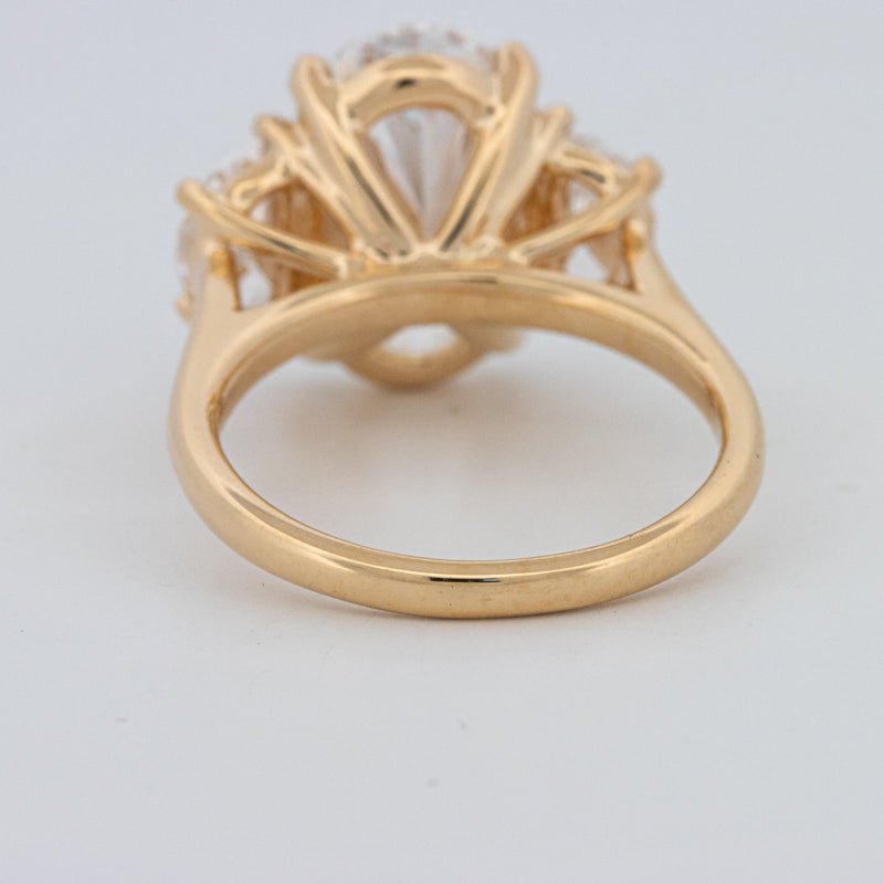 5.30 CT "Moonlight" Oval Trilogy Ring (LG) - ZIZOV DIAMONDS