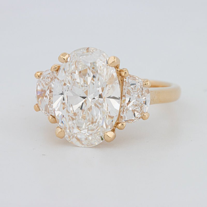 5.30 CT "Moonlight" Oval Trilogy Ring (LG) - ZIZOV DIAMONDS