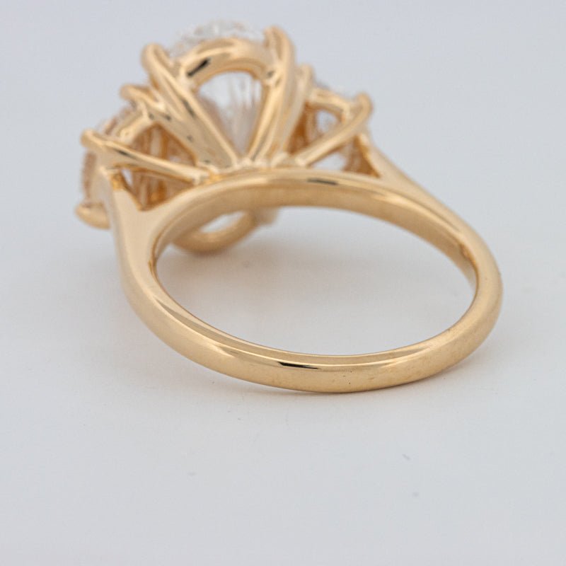 5.30 CT "Moonlight" Oval Trilogy Ring (LG) - ZIZOV DIAMONDS