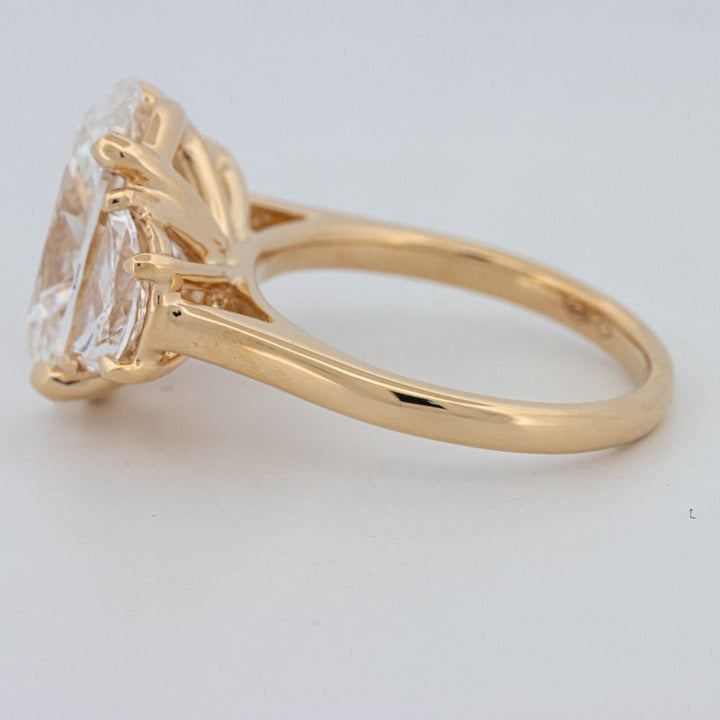 5.30 CT "Moonlight" Oval Trilogy Ring (LG) - ZIZOV DIAMONDS