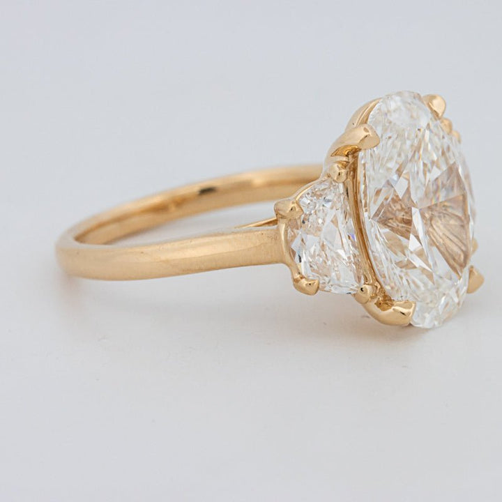 5.30 CT "Moonlight" Oval Trilogy Ring (LG) - ZIZOV DIAMONDS