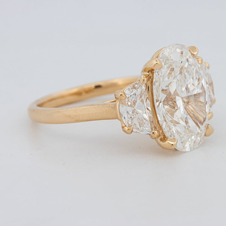 5.30 CT "Moonlight" Oval Trilogy Ring (LG) - ZIZOV DIAMONDS