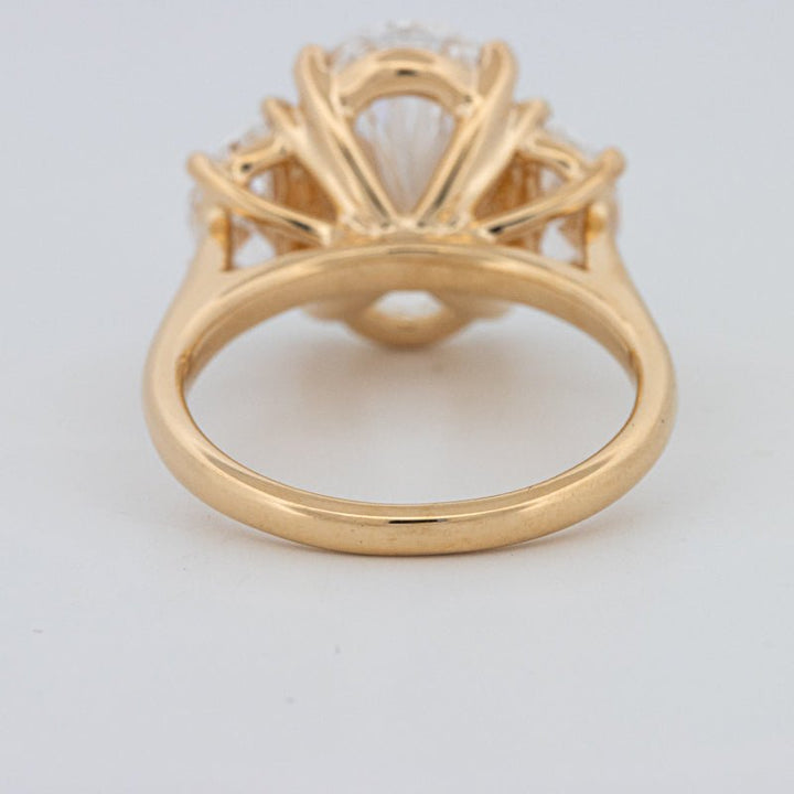 5.30 CT "Moonlight" Oval Trilogy Ring (LG) - ZIZOV DIAMONDS