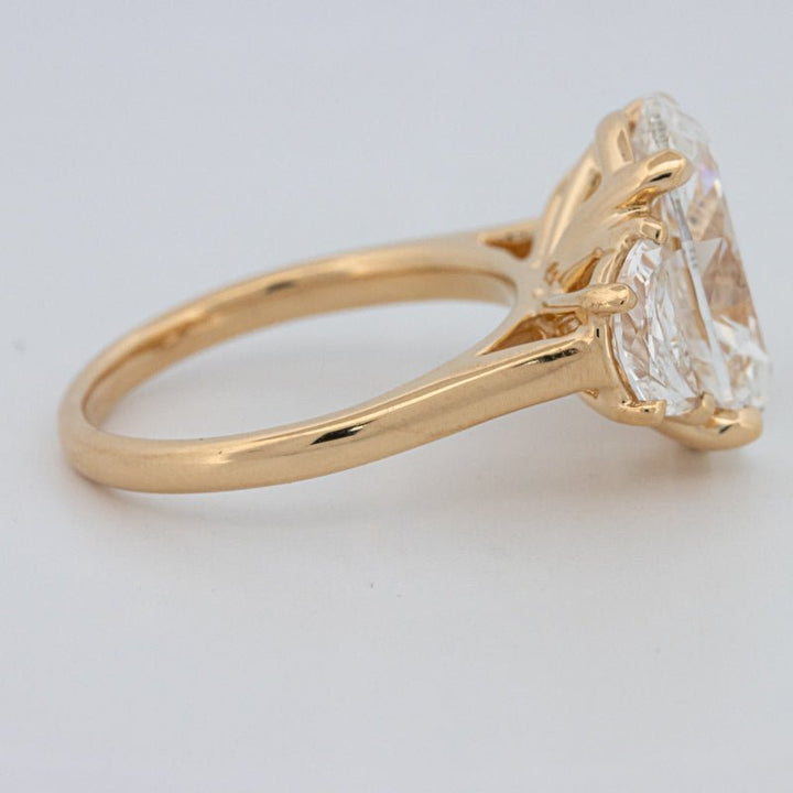 5.30 CT "Moonlight" Oval Trilogy Ring (LG) - ZIZOV DIAMONDS