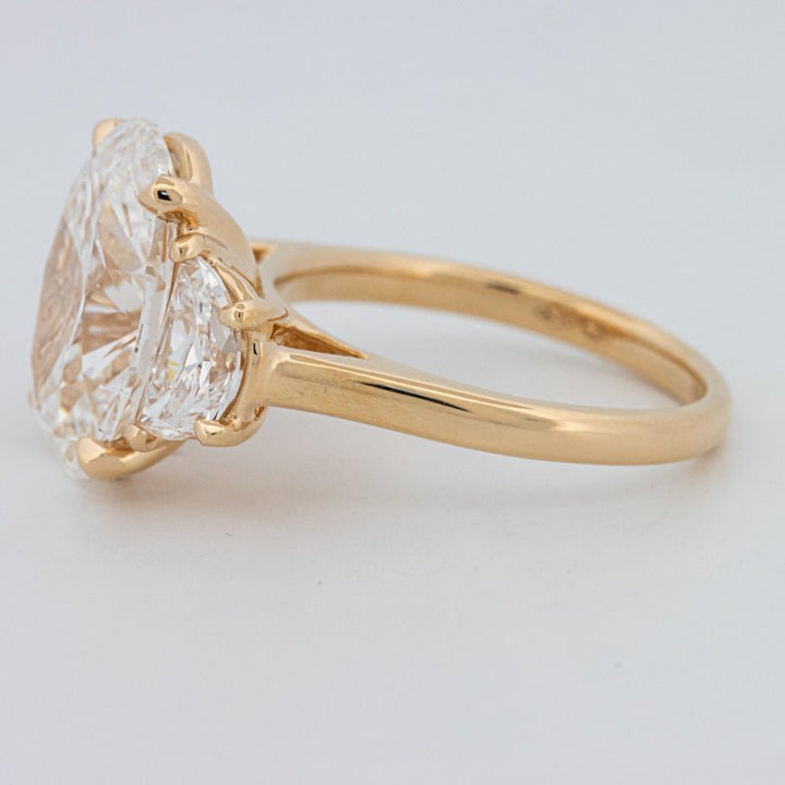 5.30 CT "Moonlight" Oval Trilogy Ring (LG) - ZIZOV DIAMONDS