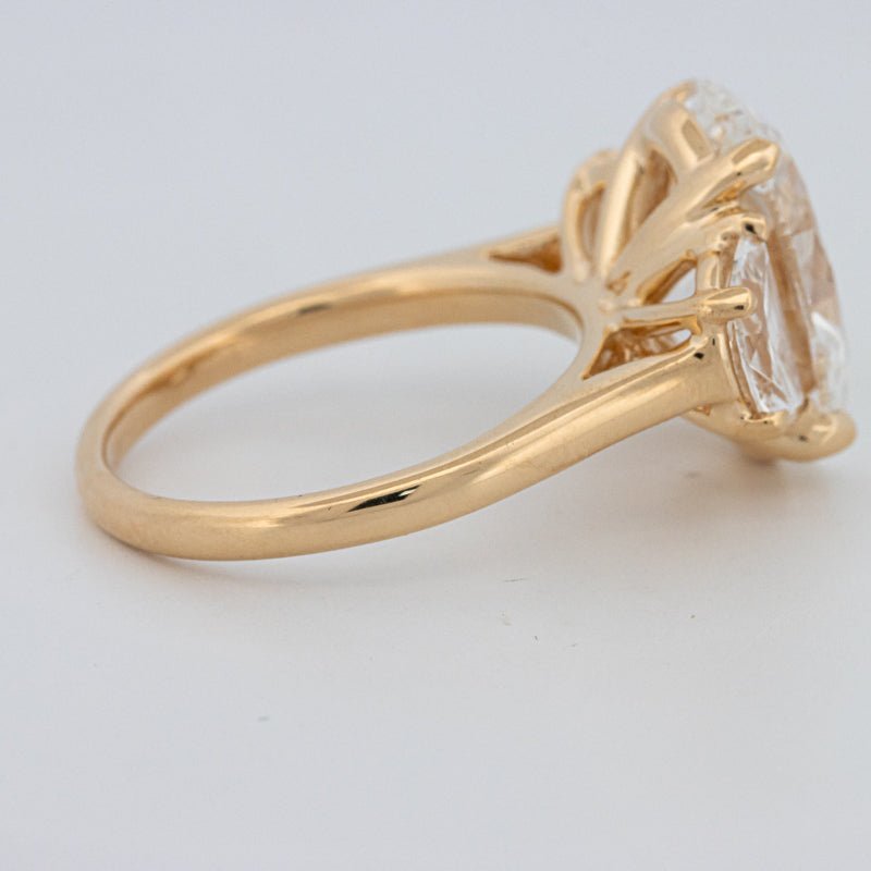 5.30 CT "Moonlight" Oval Trilogy Ring (LG) - ZIZOV DIAMONDS
