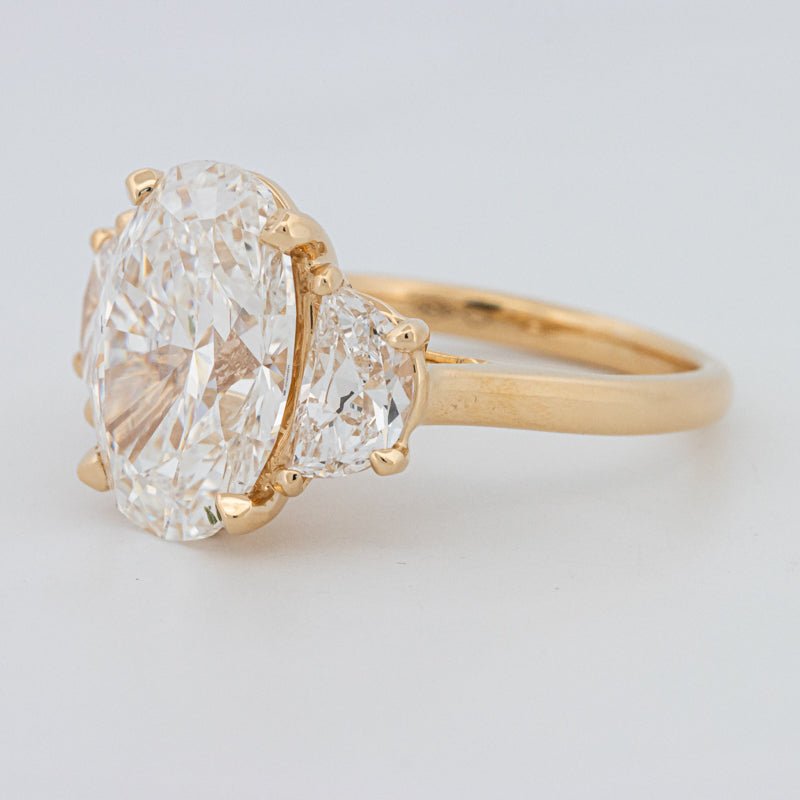 5.30 CT "Moonlight" Oval Trilogy Ring (LG) - ZIZOV DIAMONDS