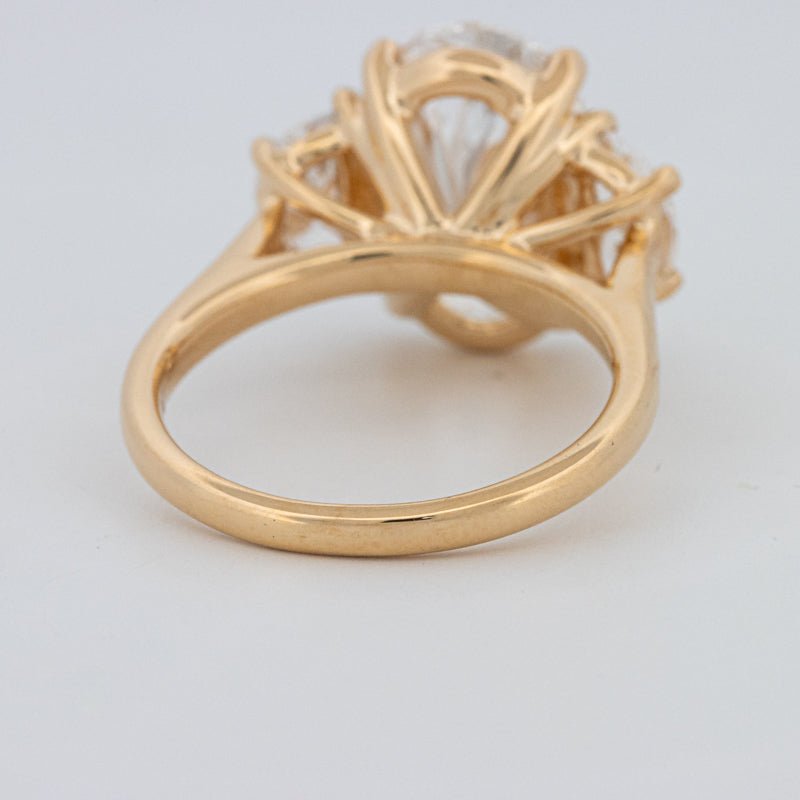 5.30 CT "Moonlight" Oval Trilogy Ring (LG) - ZIZOV DIAMONDS