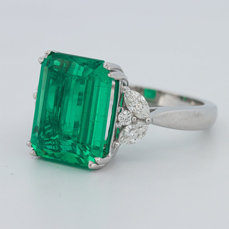 6.40 CT Green Emerald Trilogy Ring (LG) - ZIZOV DIAMONDS