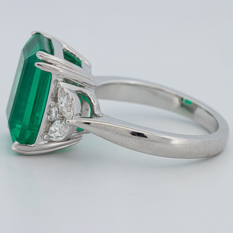 6.40 CT Green Emerald Trilogy Ring (LG) - ZIZOV DIAMONDS