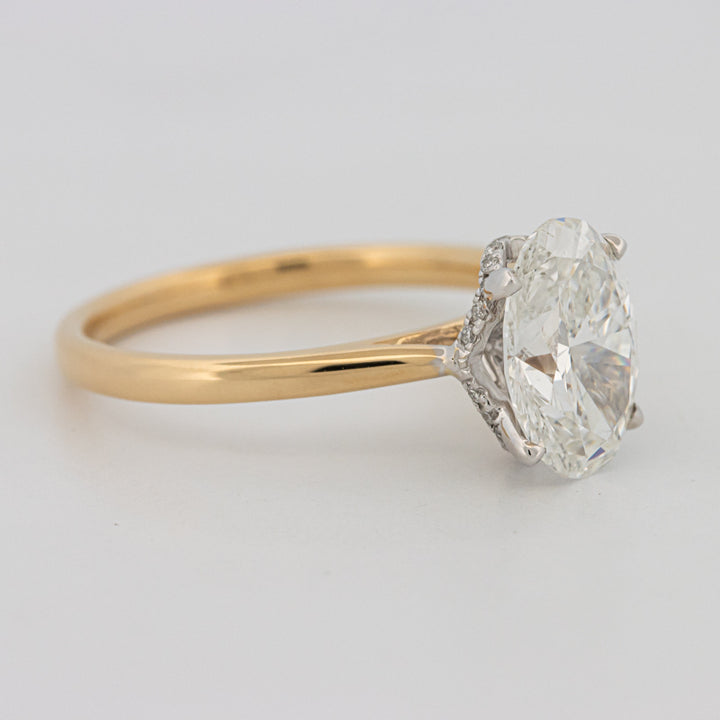 Oval Cut "Collar" Solitaire (LG)