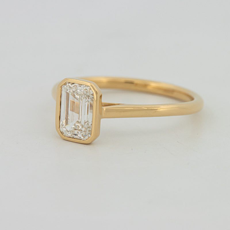 "Anja" Bezeled Solitaire (LG)