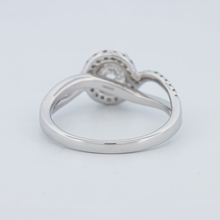 Round Cut Twist Band Pavé Solitaire (LG)