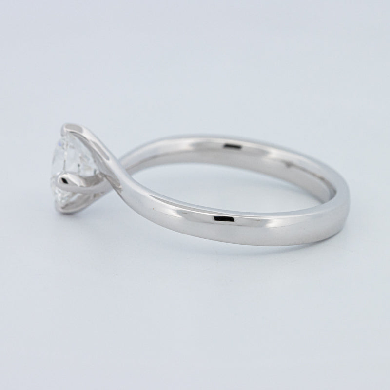 Round Cut Twist Band Solitaire (LG)