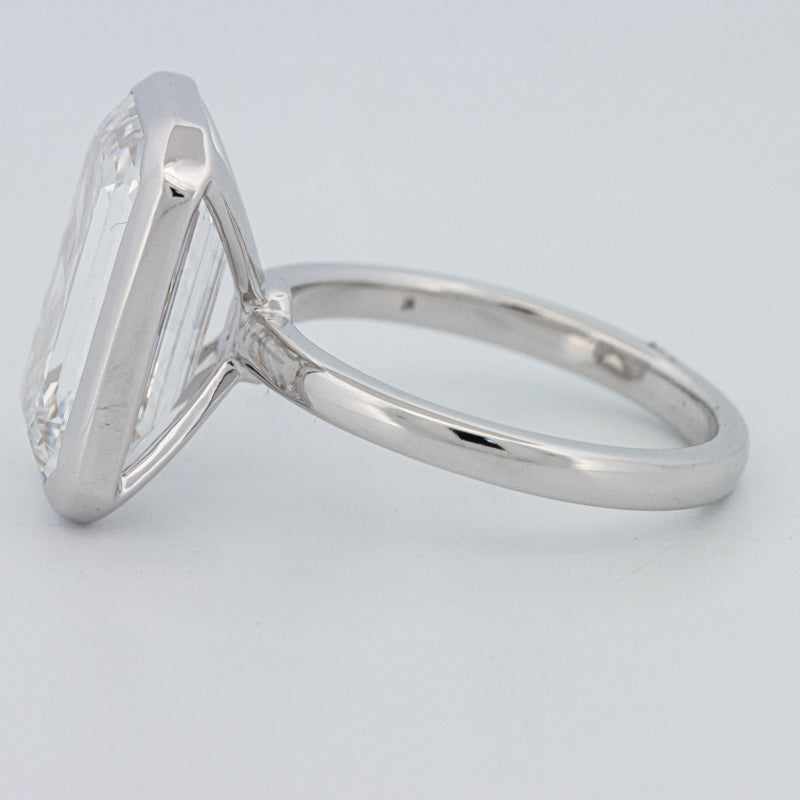 Solitário de 7.12 CT com Esmeralda Corte Bezel Setted (LG)