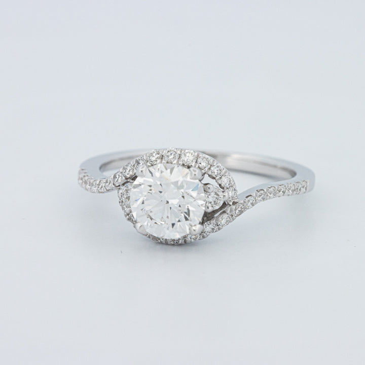 Round Cut Twist Band Pavé Solitaire (LG)