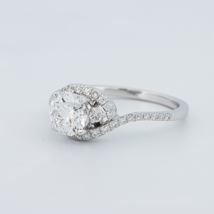 Round Cut Twist Band Pavé Solitaire (LG)