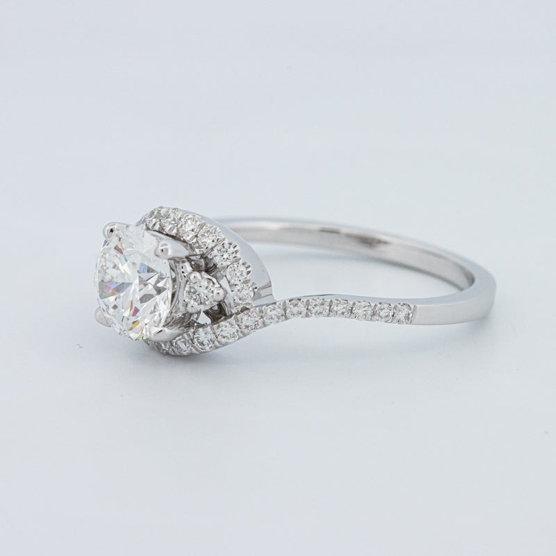 Round Cut Twist Band Pavé Solitaire (LG)