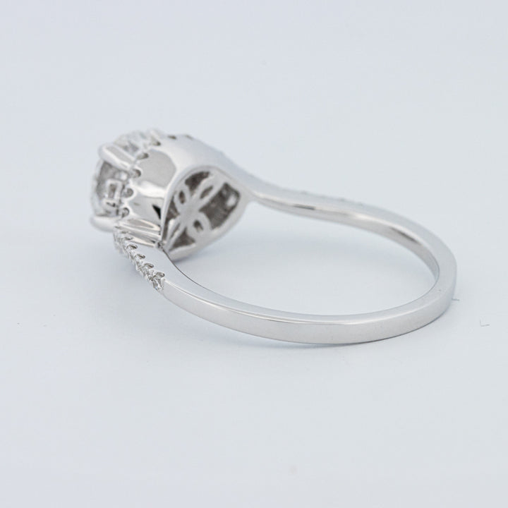 Round Cut Twist Band Pavé Solitaire (LG)