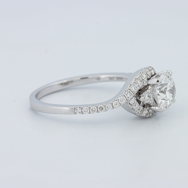 Round Cut Twist Band Pavé Solitaire (LG)