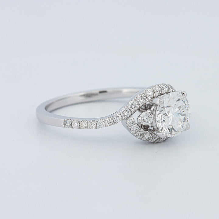 Round Cut Twist Band Pavé Solitaire (LG)