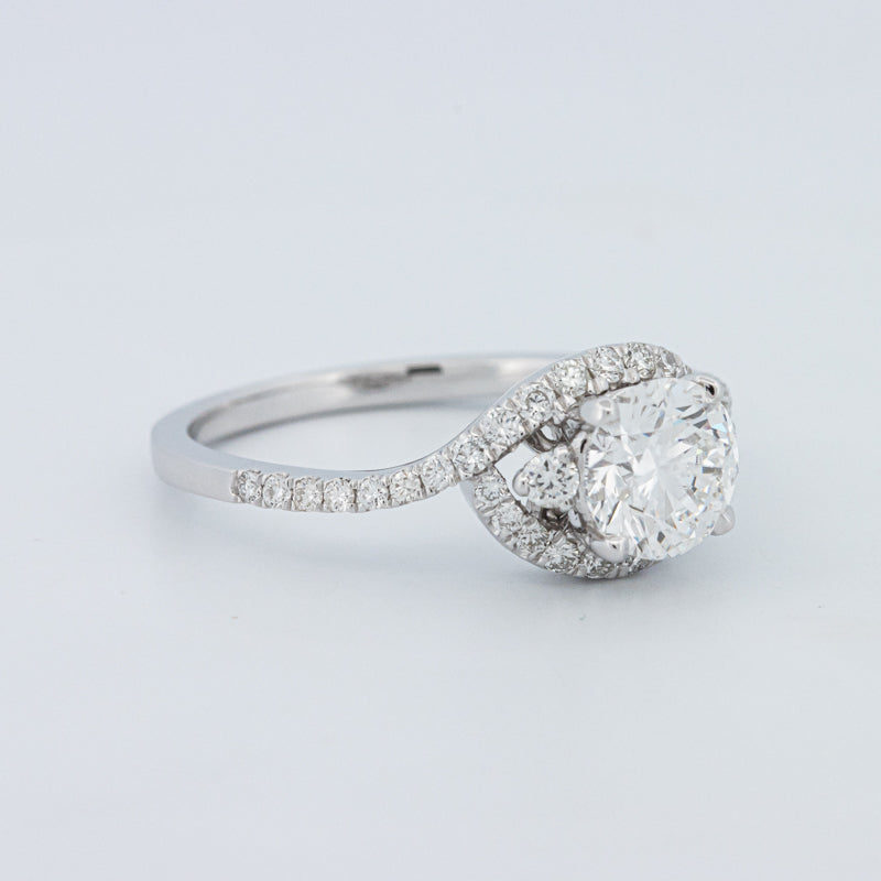 Round Cut Twist Band Pavé Solitaire (LG)