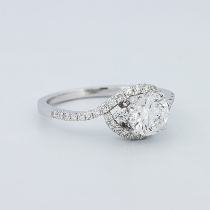 Round Cut Twist Band Pavé Solitaire (LG)