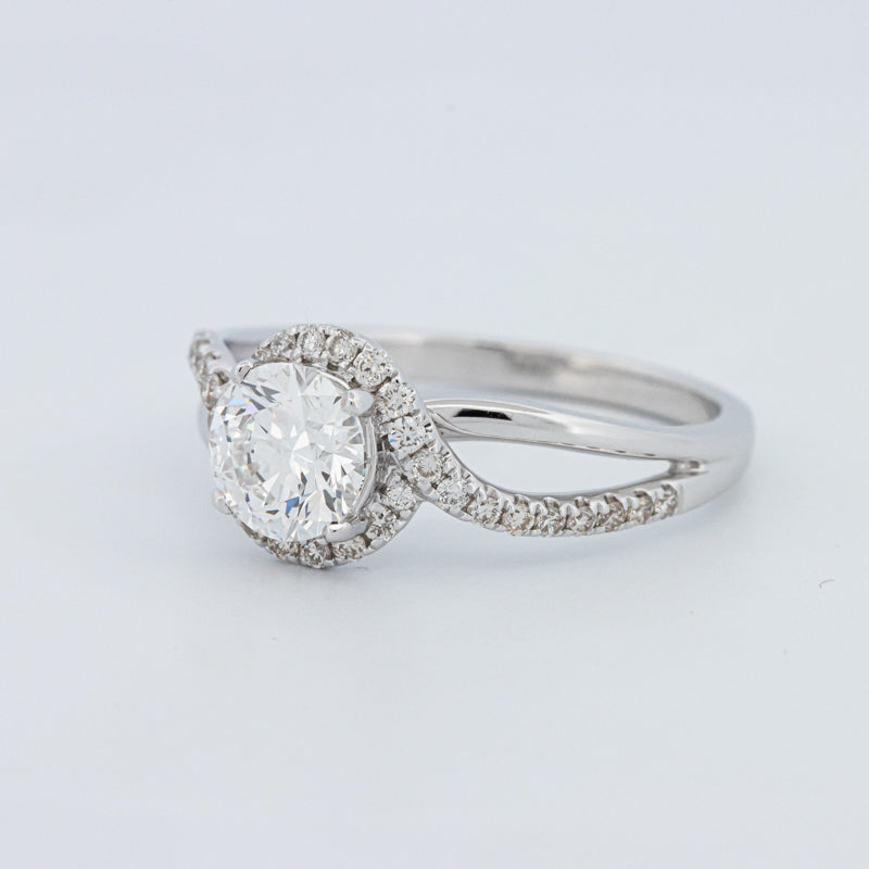 Round Cut Twist Band Pavé Solitaire (LG)