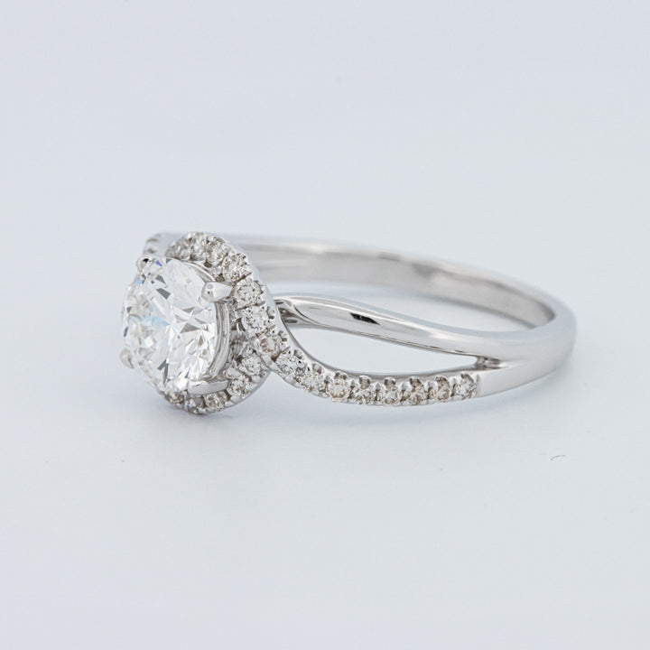 Round Cut Twist Band Pavé Solitaire (LG)