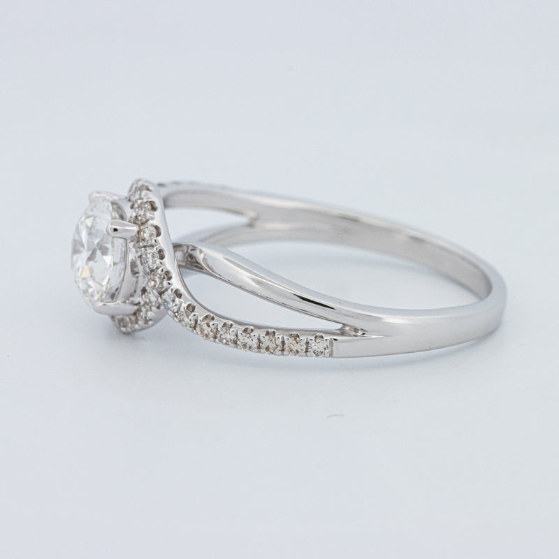 Round Cut Twist Band Pavé Solitaire (LG)