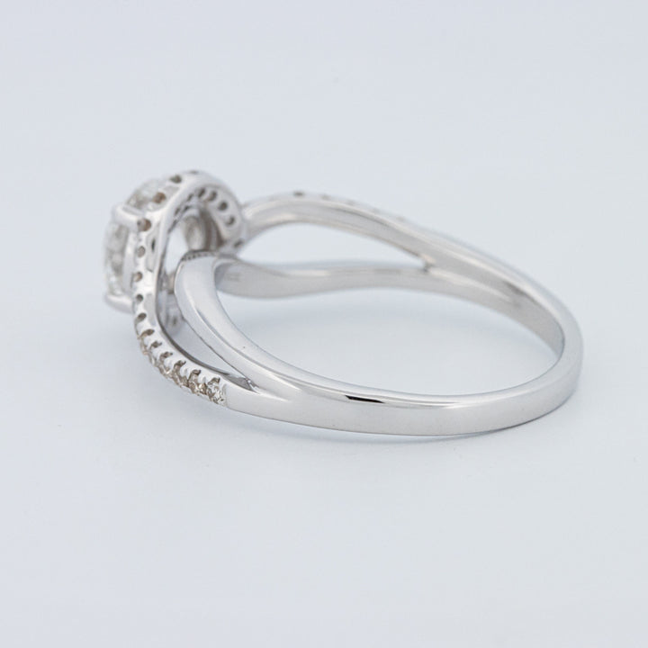 Round Cut Twist Band Pavé Solitaire (LG)