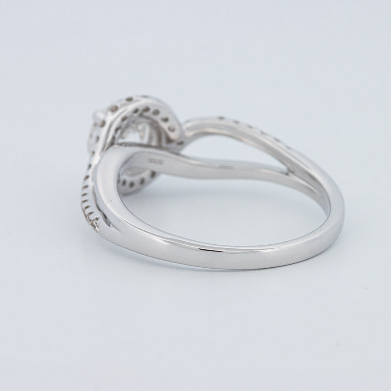 Round Cut Twist Band Pavé Solitaire (LG)