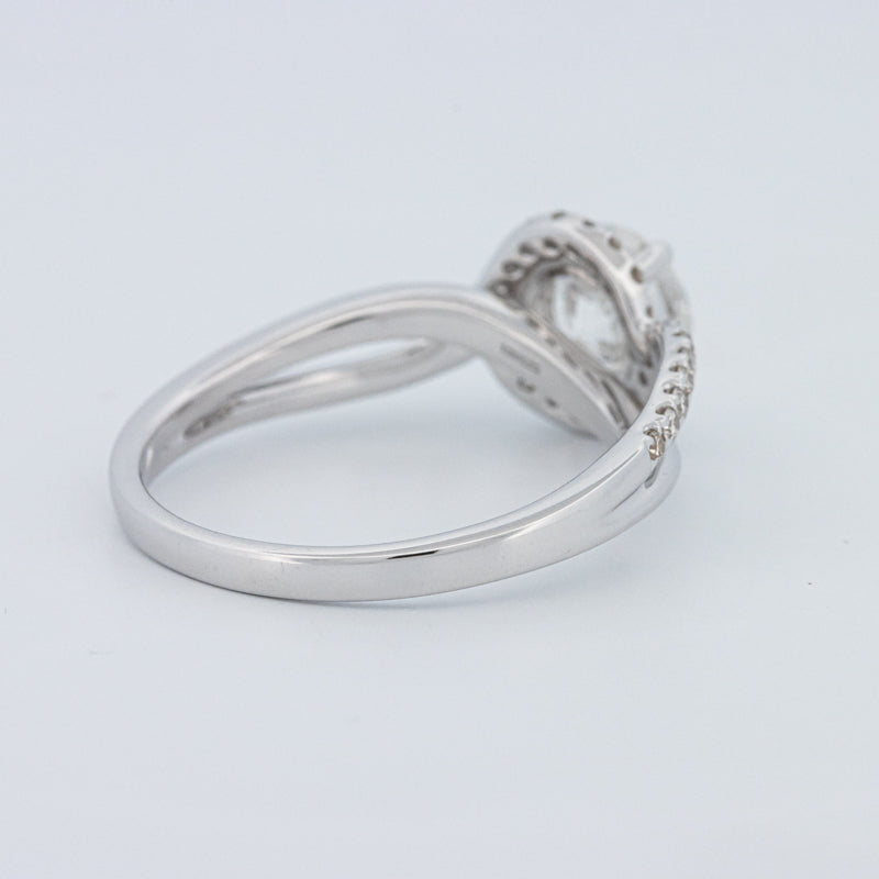 Round Cut Twist Band Pavé Solitaire (LG)