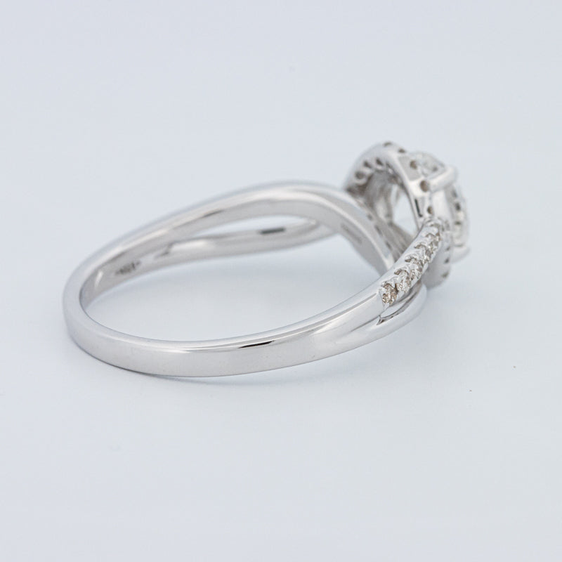 Round Cut Twist Band Pavé Solitaire (LG)