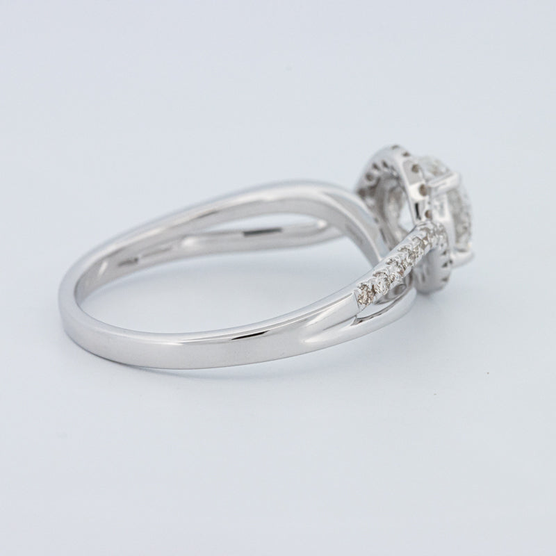 Round Cut Twist Band Pavé Solitaire (LG)