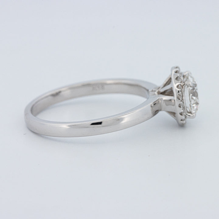 Round Cut Halo Solitaire (LG)