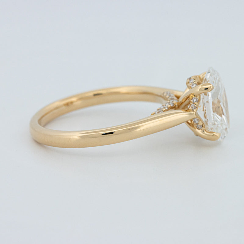 "Finese" Oval Cut Underhalo Solitaire (LG)