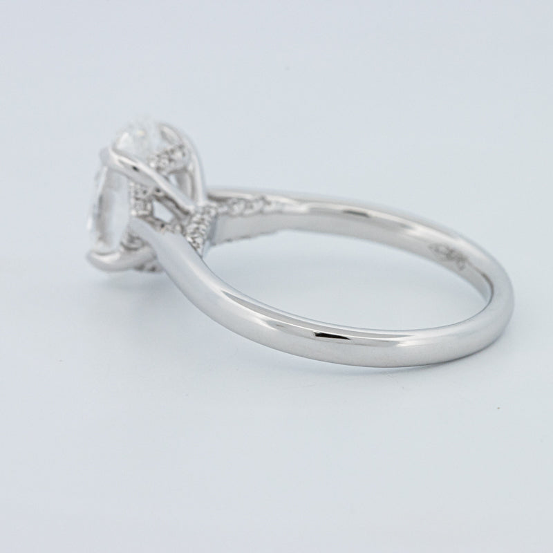 "Finese" Oval Cut Underhalo Solitaire (LG)