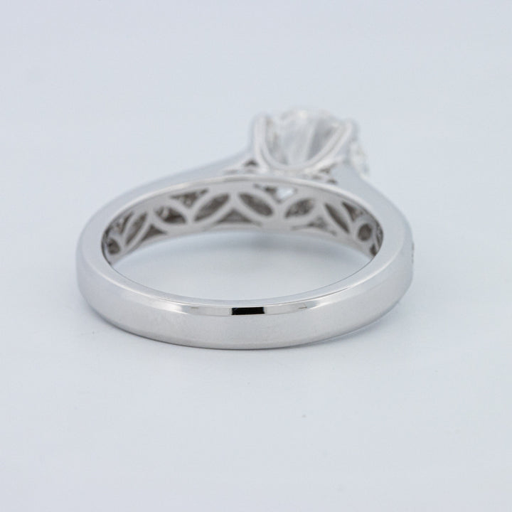 Round Cut Pavé Solitaire (LG)