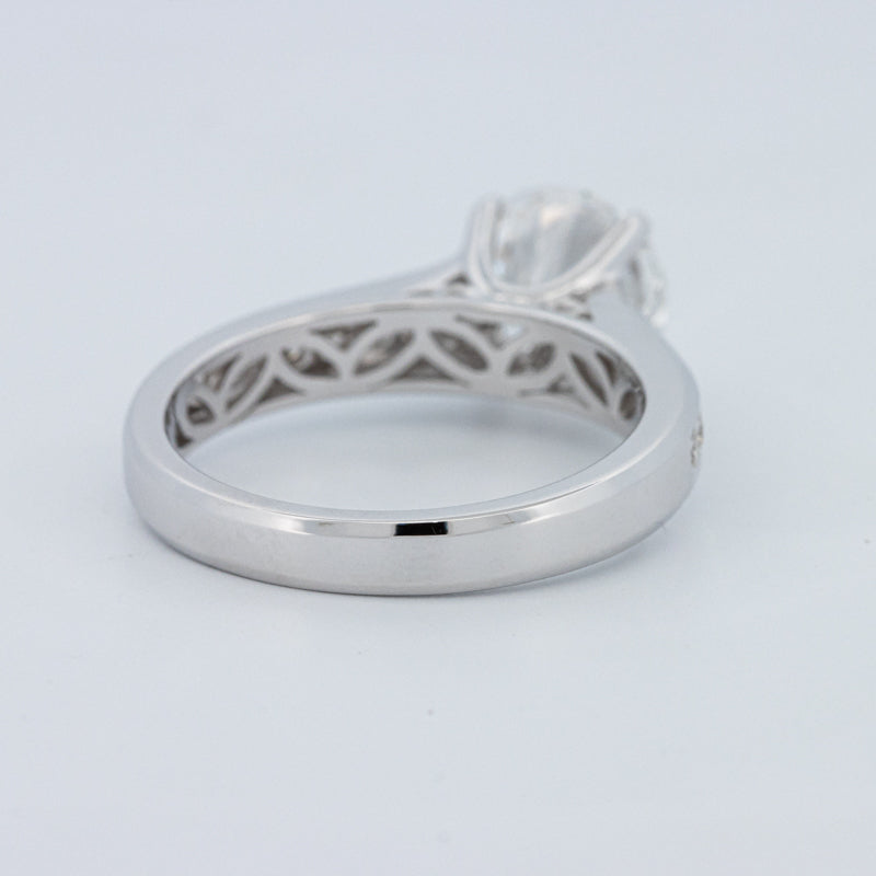 Round Cut Pavé Solitaire (LG)