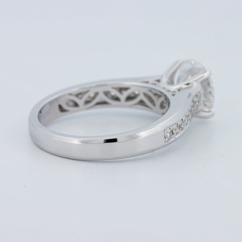 Round Cut Pavé Solitaire (LG)