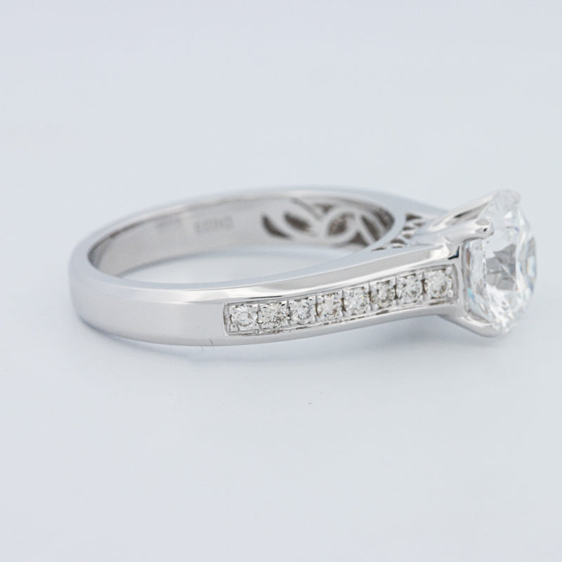 Round Cut Pavé Solitaire (LG)