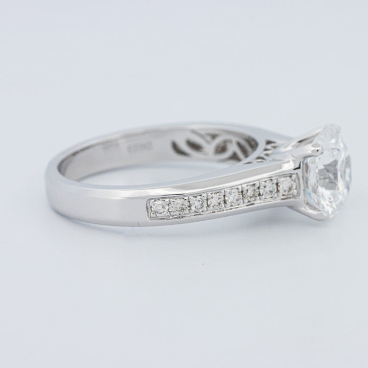 Round Cut Pavé Solitaire (LG)