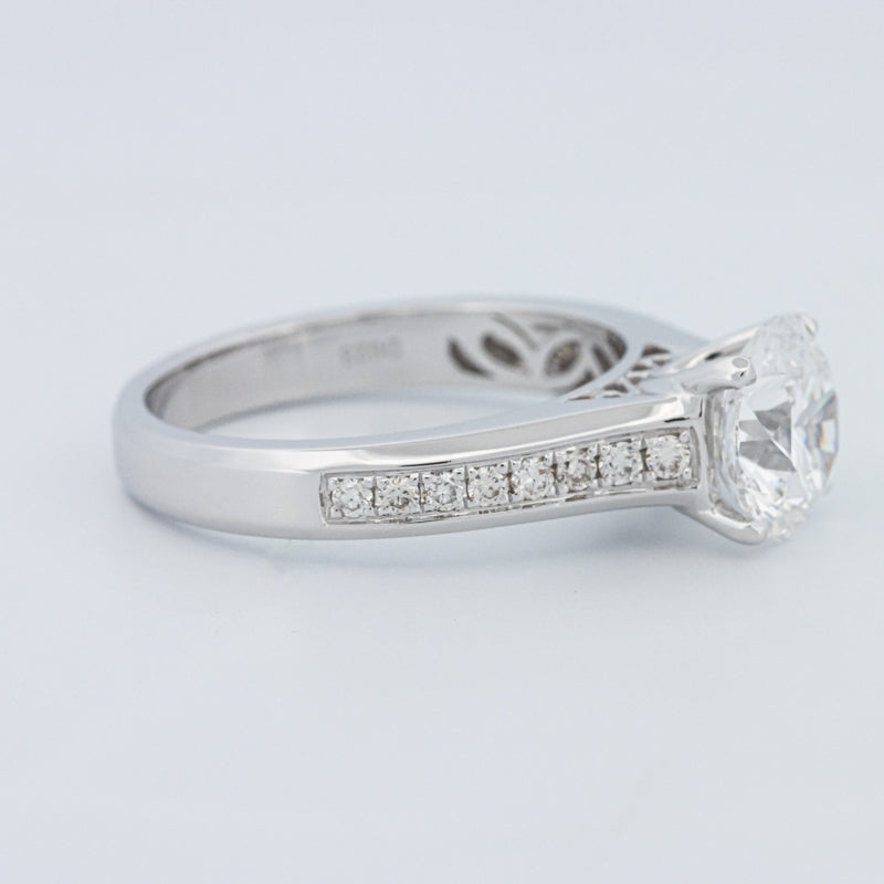 Round Cut Pavé Solitaire (LG)