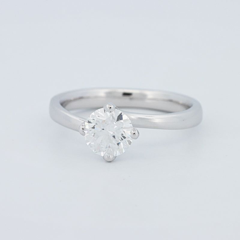 Round Cut Twist Band Solitaire (LG)