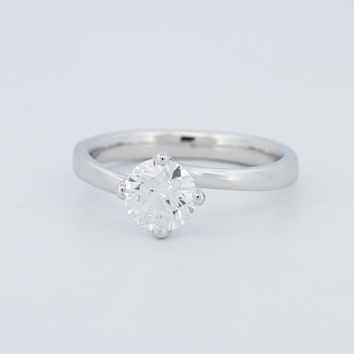 Round Cut Twist Band Solitaire (LG)