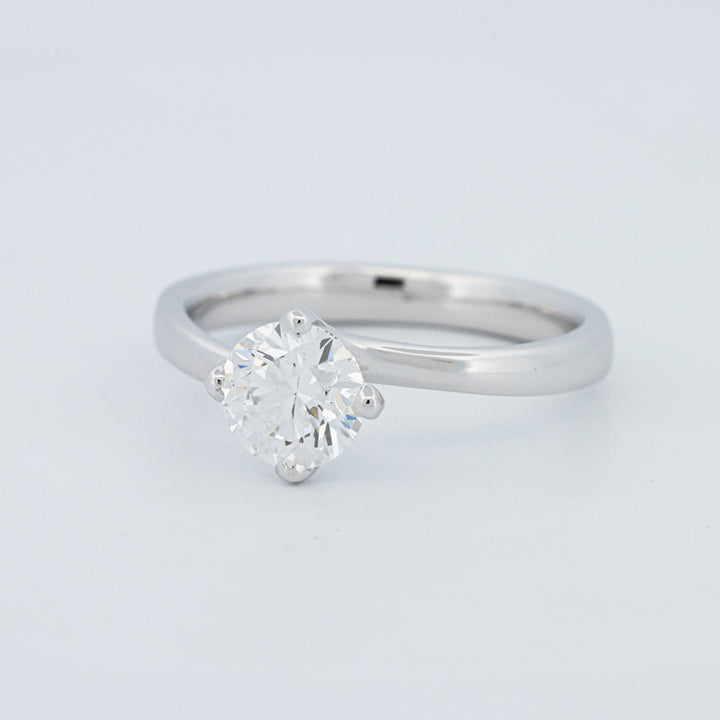 Round Cut Twist Band Solitaire (LG)